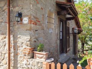 The building in which the holiday home is located