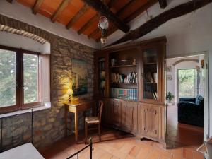 The library in the holiday home