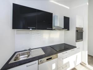 Fotografie z fotogalerie ubytování Comfy Apartment in Sveti Petar na Moru with Garden v destinaci Krmčina