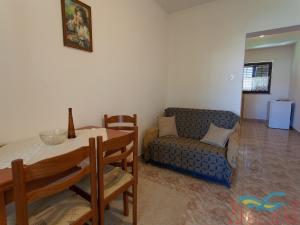 Fotografia z galérie ubytovania Spacious apartment with terrace in Malinska v Malinskej