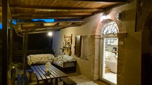 Posedenie v ubytovaní Borgo Canapegna - "La quercia d'oro" private pool in the heart of Le Marche