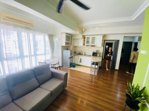 O bucătărie sau chicinetă la place to stay At Bukit Bintang
