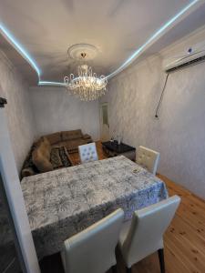 Ruang duduk di Baku beach highway villa