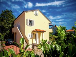 Fotografie z fotogalerie ubytování Modern Apartment in The Croatian Islands with Terrace v destinaci Malinska