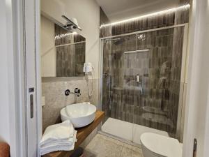 Koupelna v ubytování Be Your Home - Riviera Suites