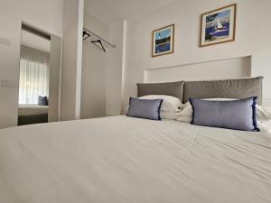 Postel nebo postele na pokoji v ubytování Be Your Home - Riviera Suites