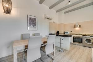 Kuchnia lub aneks kuchenny w obiekcie Sea view with shared terrace