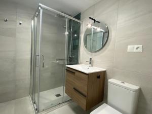 A bathroom at Carihuela Home Még 33 kép