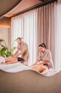 Hostia v ubytovaní Hotel Bristol Tradition and Luxury