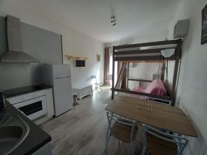 Η κουζίνα ή μικρή κουζίνα στο Altissim Griffon