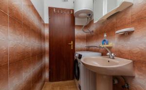 Koupelna v ubytování Apartments Duro + 37 fotografií