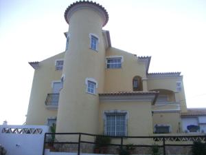 アルトゥーラにあるQuinta dos Migueisの灯台付きの建物