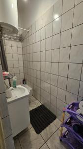 Kúpeľňa v ubytovaní Studio apartment KIKI for 2, near Old Town & Beach, free WiFi
