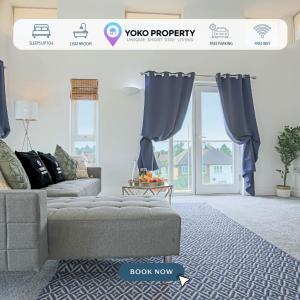 Posezení v ubytování Stylish 2 Bedroom Duplex Apartment - Close to City Centre - Balcony, Free Parking, Self-Check-In, Fast Wifi & Smart TVs by Yoko Property