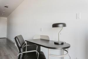 Ảnh trong thư viện ảnh của Blueground Long Beach pool gym near shops LAX-1262 ở Los Angeles