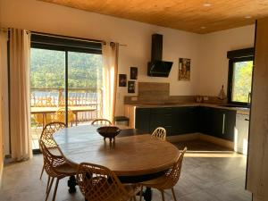 Kuchyň nebo kuchyňský kout v ubytování CASA JEANATA