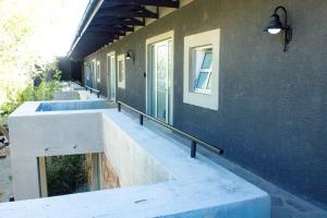 Balkoni atau teres di The Village Suites