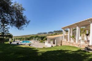 Villa con vistas a la piscina en Villa Guincho Cascais | Ocean View | 16pax | Maid, en Alcabideche