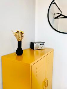 Fotografie z fotogalerie ubytování Apartment Krautinsel mit Seeblick v destinaci Rimsting