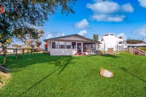 Zahrada ubytování Lakefront Living