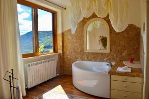 A general mountain view or a mountain view taken from the country house