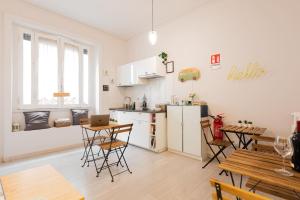 Una cocina o zona de cocina en Winkler Suites