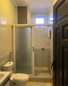 Ένα μπάνιο στο Ceilo Homes