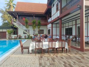 Bazén v ubytování Senesothxuene Hotel nebo v jeho okolí