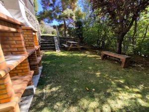 Ogród w obiekcie Ideal Parejas - Tranquilidad y naturaleza - Vistas al lago