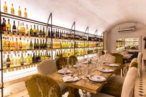 Nápoje v ubytování Hotel El Marqués by Faranda Boutique