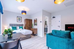 Posezení v ubytování Elysée Suites - Spacious Studio in Southport