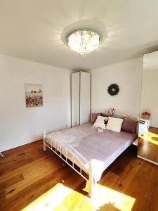 Postel nebo postele na pokoji v ubytování Apartmány U Obory