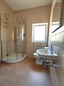 Koupelna v ubytování Apartmány U Obory