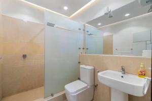 Ένα μπάνιο στο Hunters Cove Apartment