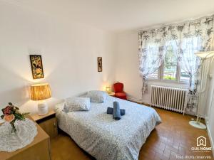 Postel nebo postele na pokoji v ubytování Maison 3 ch - Terrasse - Parking