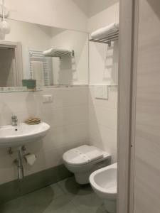 Koupelna v ubytování B&B La Scalina