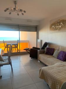 Posezení v ubytování Très bel appartement front de mer -4 personnes-