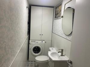 A bathroom at Mar y Playa de Martín, 2B