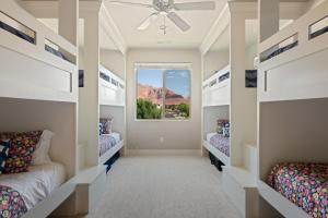 Postel nebo postele na pokoji v ubytování Great Escape at Zion #63 townhouse + 69 fotografií