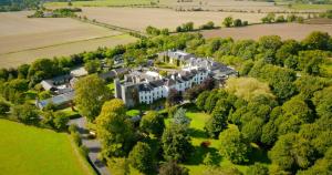 Vaade majutusasutusele Barberstown Castle linnulennult