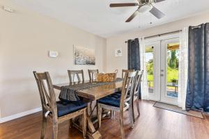 Imagen de la galería de 3BR Coastal Escape Near Beaches, Golf, Shops, en North Port