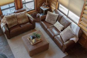 Zona de estar de Charming Log AFrame in Pine