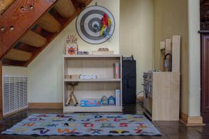 Imagen de la galería de Charming Log AFrame in Pine, en Pine