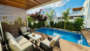 Bazén v ubytování Luxury Paradise Villa nebo v jeho okolí