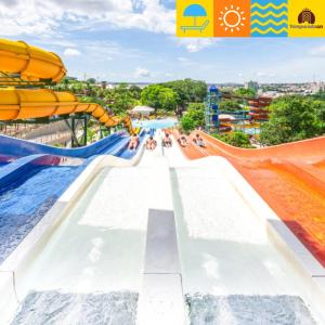 A piscina localizada em Piazza com acesso ao Acqua Park ou nos arredores