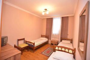 Postel nebo postele na pokoji v ubytování Art House Hostel Aleksandr + 37 fotografií
