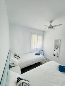 Postel nebo postele na pokoji v ubytování Apartamento Canyelles playa