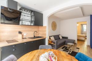 Kuchnia lub aneks kuchenny w obiekcie +NOUVEAU+ BINIC Port ET Plage