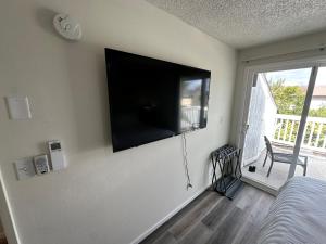 TV a/nebo společenská místnost v ubytování UO, Autzen Stadium, Matthew Knight Arena, Amazon Park #4
