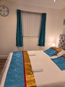 Postel nebo postele na pokoji v ubytování The Cosy Pod Studio - Short Stay in Salford